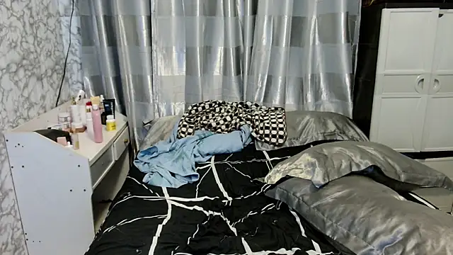 Snapshot of _Lachica_ chatting on 04/06/26, 06:47 Lachica online show from 04/06/26, 06:47