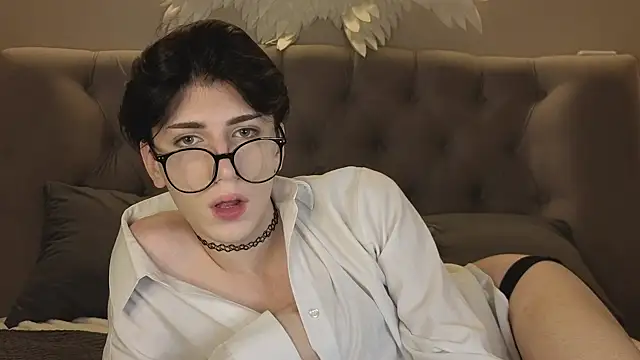 Snapshot of Oliver_star_boy_ chatting on 01/07/26, 03:14 Oliver star boy online show from 01/07/26, 03:14