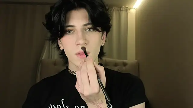 Snapshot of Oliver_star_boy_ chatting on 04/18/26, 06:56 Oliver star boy online show from 04/18/26, 06:56