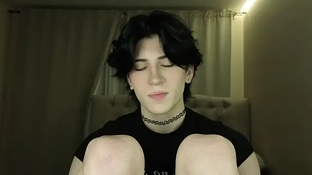Snapshot of Oliver_star_boy_ chatting on 04/18/26, 07:07 Oliver star boy online show from 04/18/26, 07:07