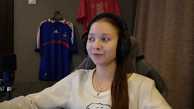 Softixq online show from 11/18/25, 03:38