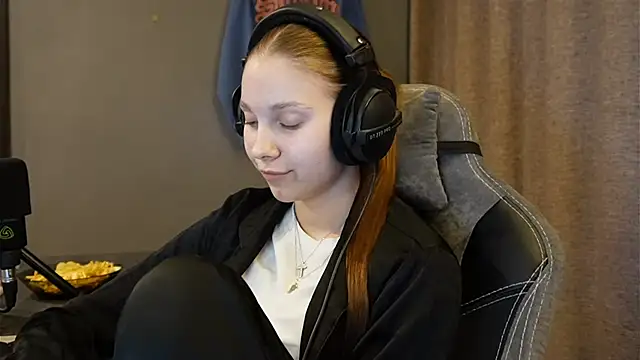 Softixq online show from 11/23/25, 02:28