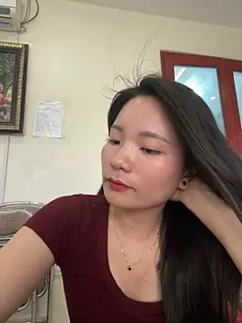 Bee Yellow00 online show from 06/09/26, 04:46