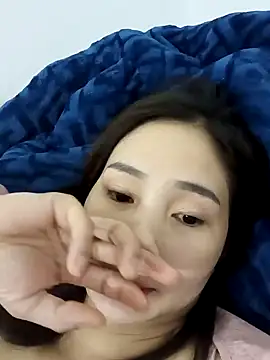 Snapshot of Pig_pig11 chatting on 10/27/25, 02:21 Pig pig11 online show from 10/27/25, 02:21