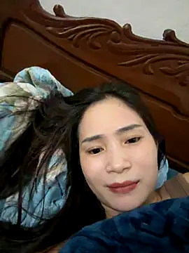 Snapshot of Pig_pig11 chatting on 10/29/25, 01:02 Pig pig11 online show from 10/29/25, 01:02