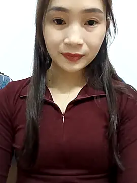 Snapshot of Pig_pig11 chatting on 11/16/25, 02:22 Pig pig11 online show from 11/16/25, 02:22