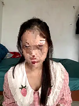 Snapshot of Pig_pig11 chatting on 11/17/25, 09:15 Pig pig11 online show from 11/17/25, 09:15