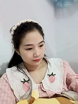 Snapshot of Pig_pig11 chatting on 12/04/25, 12:53 Pig pig11 online show from 12/04/25, 12:53