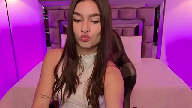 Bella Clark2 online show from 11/13/25, 04:55