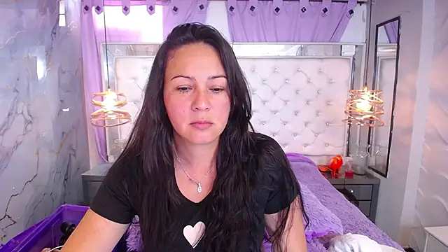 Melissa-roberts online show from 10/24/25, 06:04