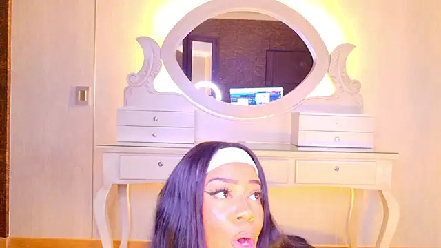 loana vegas online show from 06/19/26, 04:11