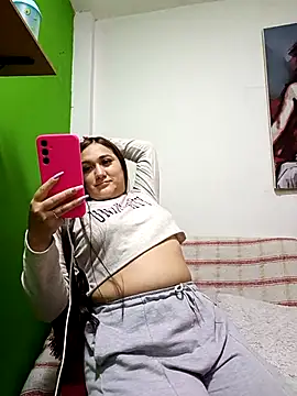 Snapshot of valilu_rosse27 chatting on 03/10/26, 06:40 valilu rosse27 online show from 03/10/26, 06:40