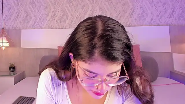Snapshot of Vittoria__rossi chatting on 05/23/26, 03:27 Vittoria rossi online show from 05/23/26, 03:27