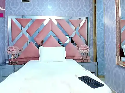 milkybaby  online show from 10/27/25, 06:01