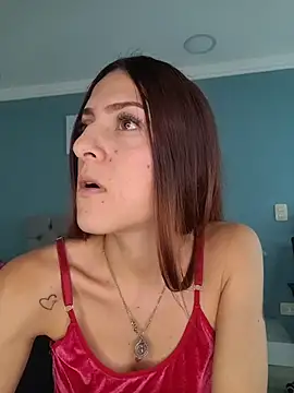 Snapshot of Luna_Raay chatting on 11/27/25, 04:31 Luna Raay online show from 11/27/25, 04:31