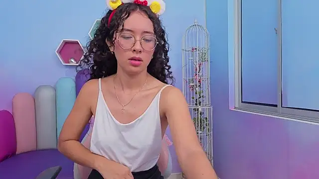 Sasha-Monroe online show from 12/15/25, 11:53