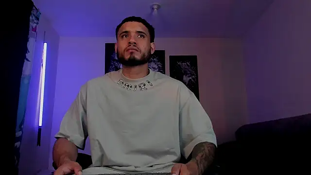 AUSTINN TORRES online show from 01/06/26, 12:25