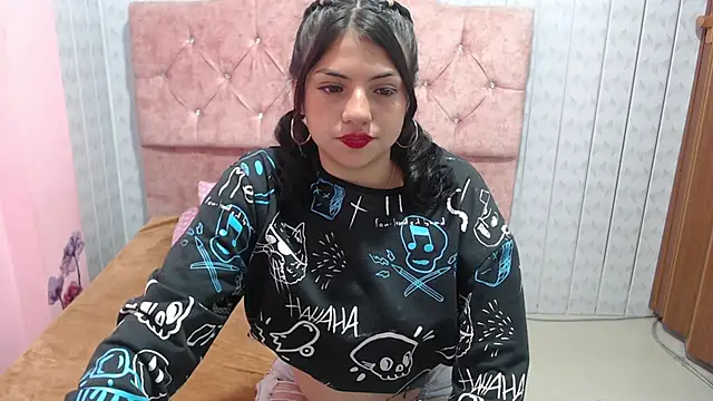 Victoria Alvarez online show from 11/03/25, 02:02