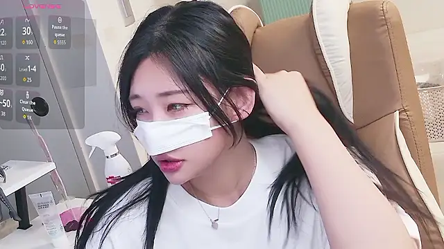 Milk Sola online show from 06/07/26, 02:43