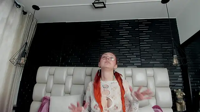 EmilyyRed online show from 10/25/25, 07:52