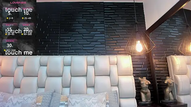 EmilyyRed online show from 12/16/25, 08:03