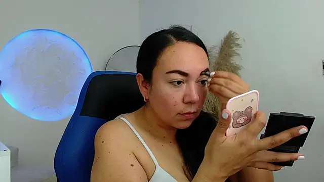 Yadis hot online show from 11/06/25, 08:32