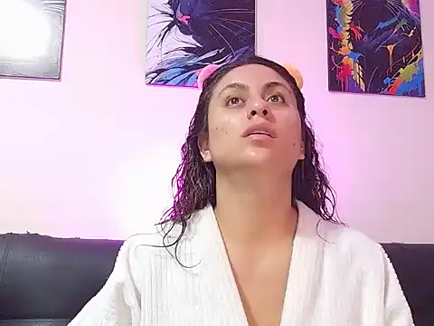 Caroline Jons online show from 11/19/25, 11:43