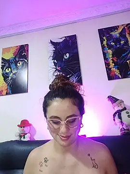 Caroline Jons online show from 12/14/25, 10:42