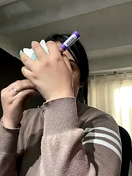 Kloe Novoa online show from 11/21/25, 12:37