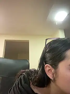 Kloe Novoa online show from 04/28/26, 12:10
