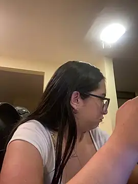 Kloe Novoa online show from 05/04/26, 12:12