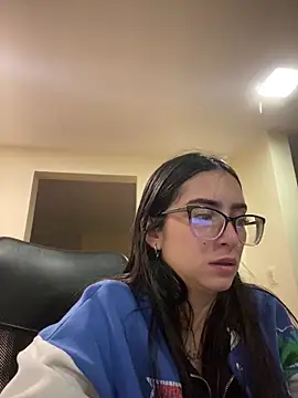 Kloe Novoa online show from 05/11/26, 12:11
