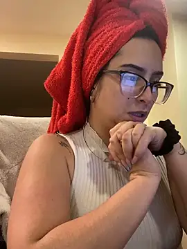 Kloe Novoa online show from 05/12/26, 12:24