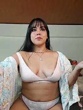 Snapshot of Ariane_Elisse_ chatting on 11/02/25, 07:27 Ariane Elisse  online show from 11/02/25, 07:27