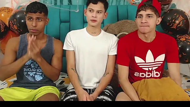 Hot Boys Latinos X online show from 10/28/25, 12:14