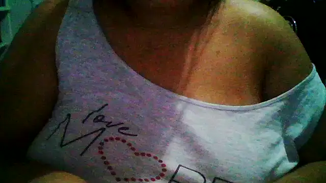 Snapshot of crazzyanne chatting on 03/05/26, 03:35 crazzyanne online show from 03/05/26, 03:35