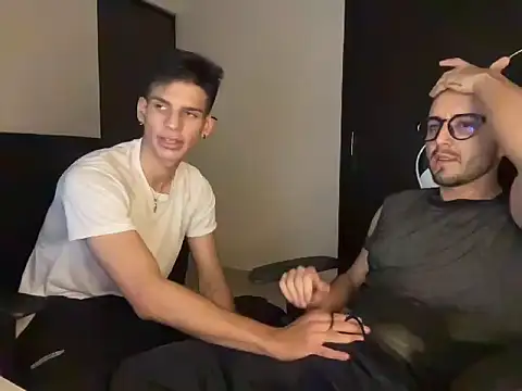 Snapshot of lionandreough chatting on 10/27/25, 11:31 lionandreough online show from 10/27/25, 11:31