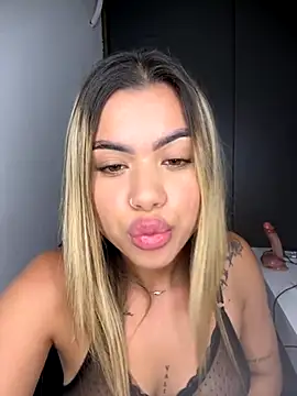 Snapshot of Alanna-foxx chatting on 10/28/25, 03:10 Alanna-foxx online show from 10/28/25, 03:10