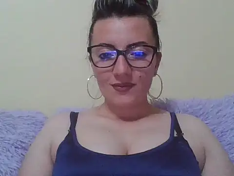 Snapshot of blondinaali chatting on 10/26/25, 03:18 blondinaali online show from 10/26/25, 03:18