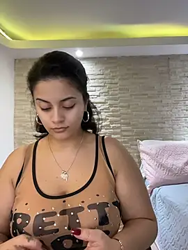 Snapshot of amellita-33 chatting on 07/09/26, 04:38 amellita-33 online show from 07/09/26, 04:38