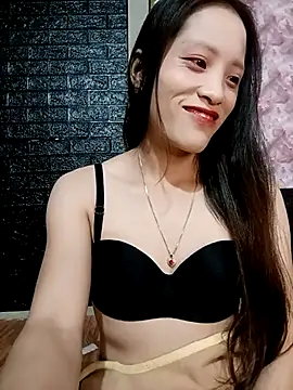 Snapshot of ezabel- chatting on 10/25/25, 02:13 ezabel- online show from 10/25/25, 02:13