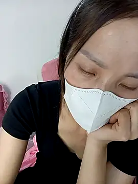 Snapshot of ezabel- chatting on 11/03/25, 12:39 ezabel- online show from 11/03/25, 12:39