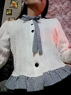 Snapshot of ezabel- chatting on 12/04/25, 01:42 ezabel- online show from 12/04/25, 01:42