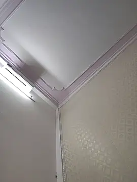 Snapshot of ezabel- chatting on 12/05/25, 02:03 ezabel- online show from 12/05/25, 02:03