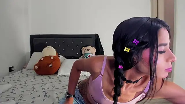 phenixpink22 online show from 05/06/26, 01:14