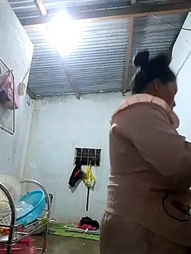 Snapshot of Birlin_mai chatting on 10/25/25, 02:46 Birlin mai online show from 10/25/25, 02:46