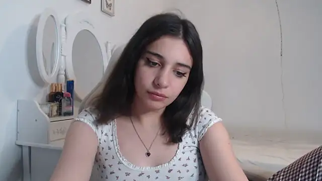 Snapshot of bellefleurrr chatting on 05/29/26, 07:01 bellefleurrr online show from 05/29/26, 07:01
