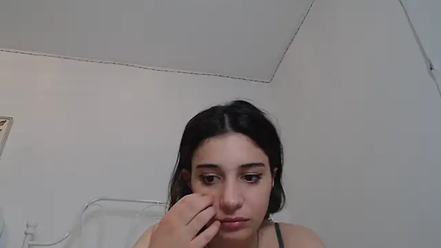 Snapshot of bellefleurrr chatting on 06/14/26, 02:24 bellefleurrr online show from 06/14/26, 02:24