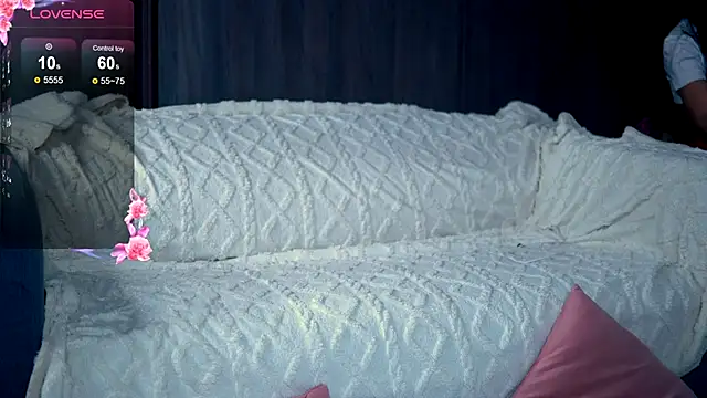 Snapshot of EmmaVayne chatting on 12/22/25, 07:33 EmmaVayne online show from 12/22/25, 07:33