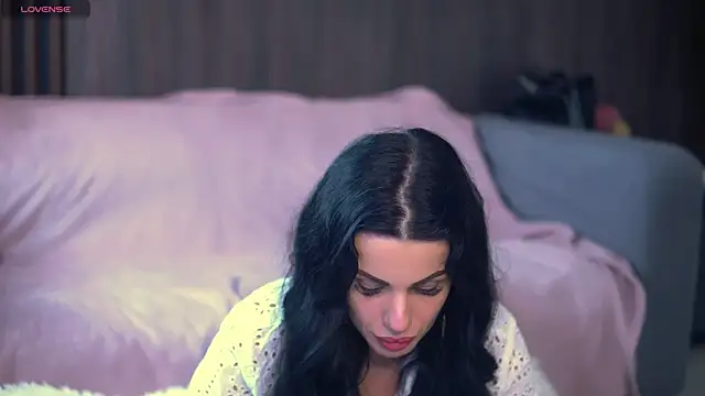 Snapshot of EmmaVayne chatting on 01/08/26, 07:38 EmmaVayne online show from 01/08/26, 07:38